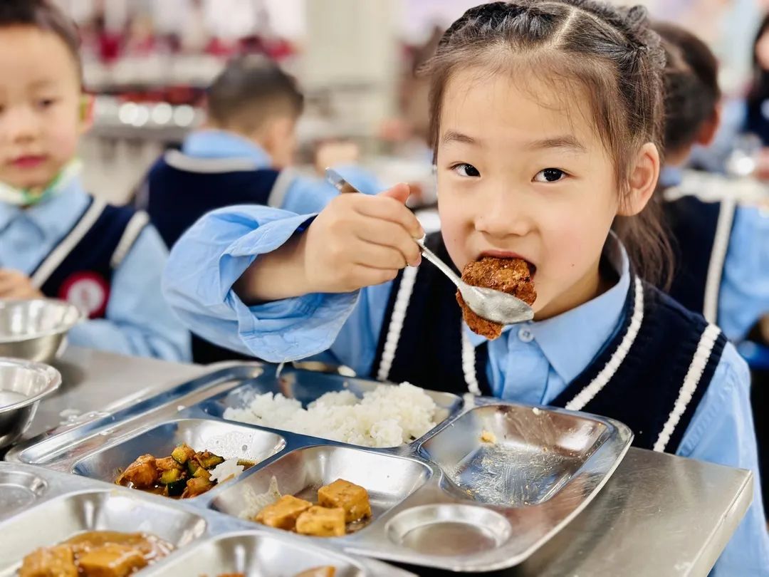 【預?美食】三餐四季 “食”光漫長 專注營養(yǎng)——石家莊私立一中附小預科部|每月食譜